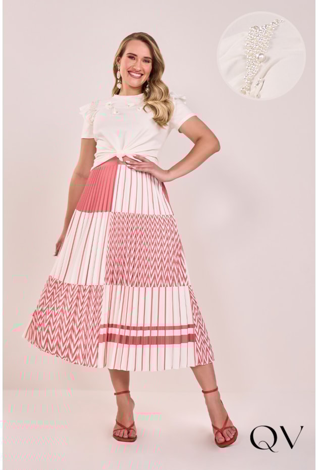 T-SHIRT EM ALGODÃO APLICAÇÃO DE BORDADOS OFF - FASCÍNIUS T-SHIRT EM ALGODÃO APLICAÇÃO DE BORDADOS OFF - FASCÍNIUS