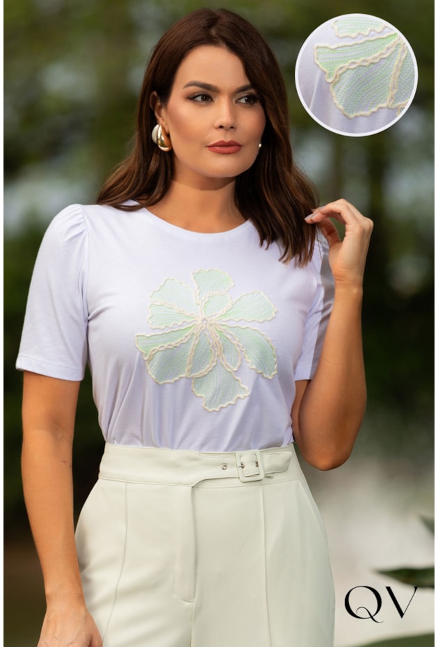 T-SHIRT EM MALHA FLOR BORDADO BRANCO - LUZIA FAZZOLLI