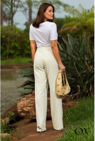 T-SHIRT EM MALHA FLOR BORDADO BRANCO - LUZIA FAZZOLLI