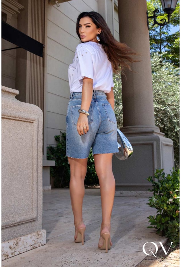 T-SHIRT EM MALHA PENTEADA STRASS BRANCO - LUZIA FAZZOLLI T-SHIRT EM MALHA PENTEADA STRASS BRANCO - LUZIA FAZZOLLI