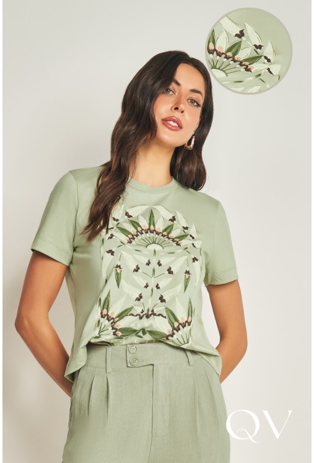 T-SHIRT EM MEIA MALHA VERDE CHÁ - DOCE TRAMA