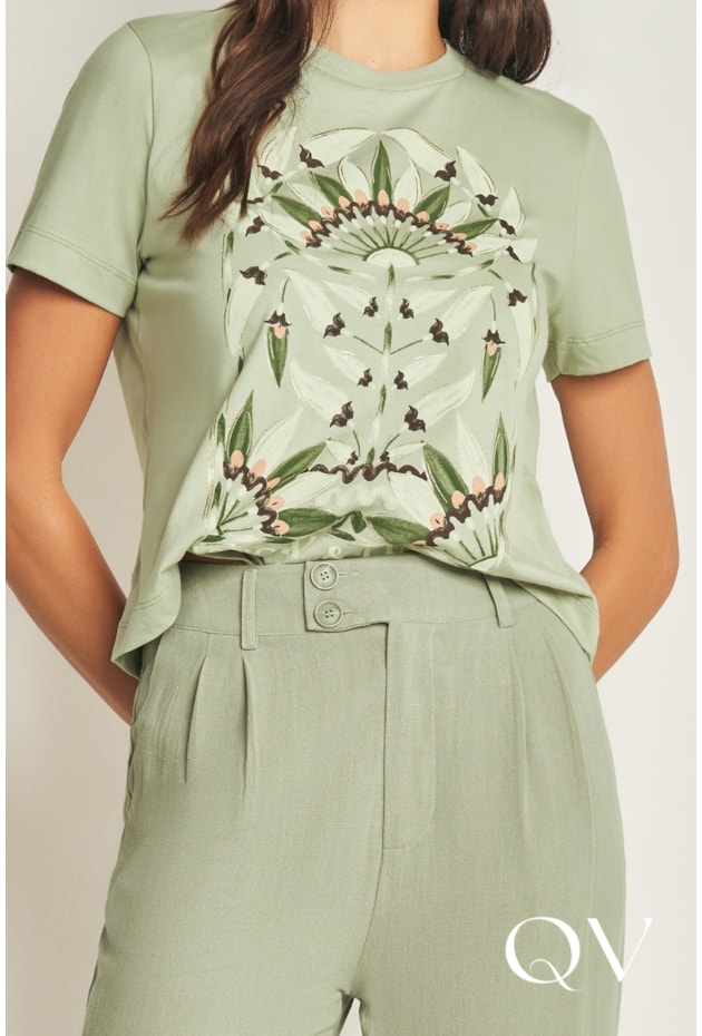 T-SHIRT EM MEIA MALHA VERDE CHÁ - DOCE TRAMA