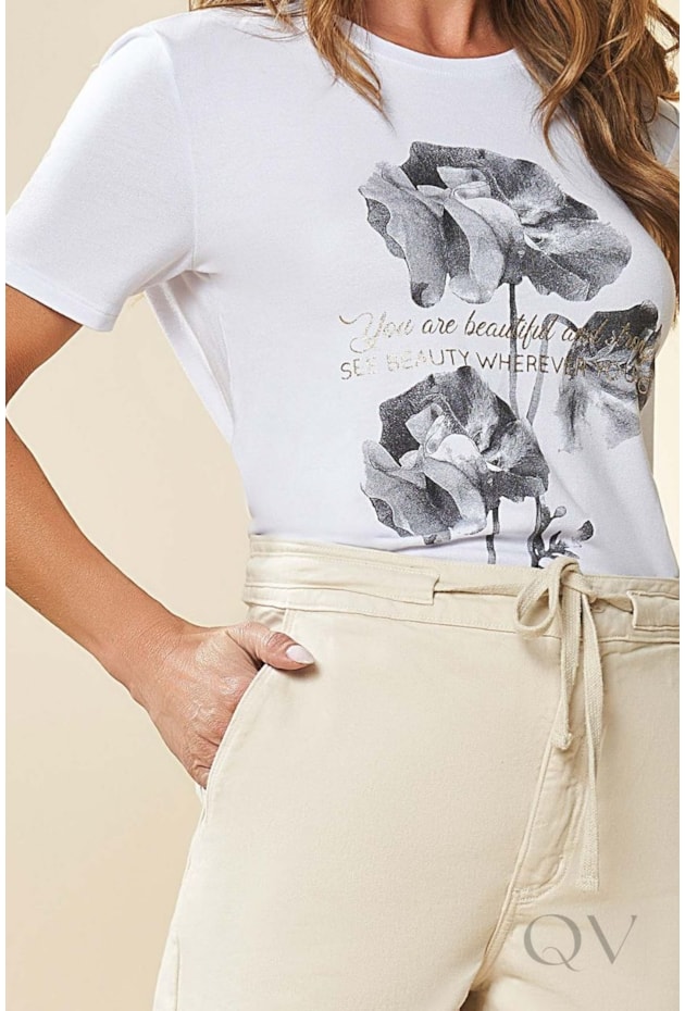 T-SHIRT ESTAMPADA EM MALHA VISCOSE BRANCO - DOCE TRAMA