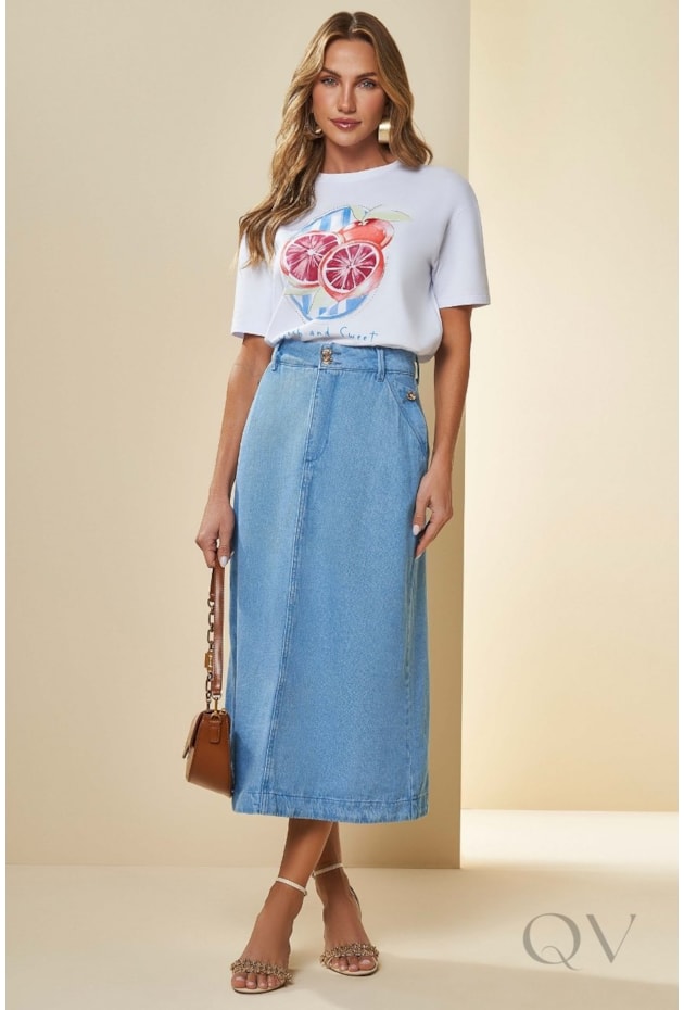 T-SHIRT ESTAMPADA EM MEIA MALHA BRANCO COM AZUL JEANS - DOCE TRAMA