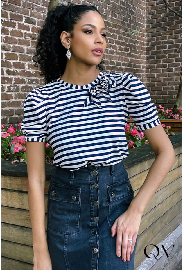 T-SHIRT LISTRADA BORDADO FLORES MARINHO - LUZIA FAZZOLLI T-SHIRT LISTRADA BORDADO FLORES MARINHO - LUZIA FAZZOLLI