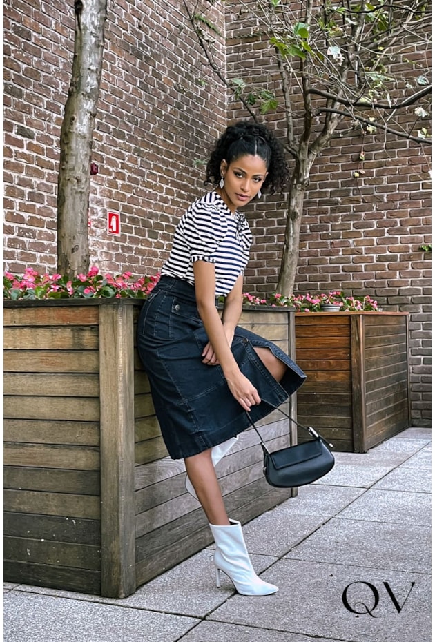 T-SHIRT LISTRADA BORDADO FLORES MARINHO - LUZIA FAZZOLLI T-SHIRT LISTRADA BORDADO FLORES MARINHO - LUZIA FAZZOLLI