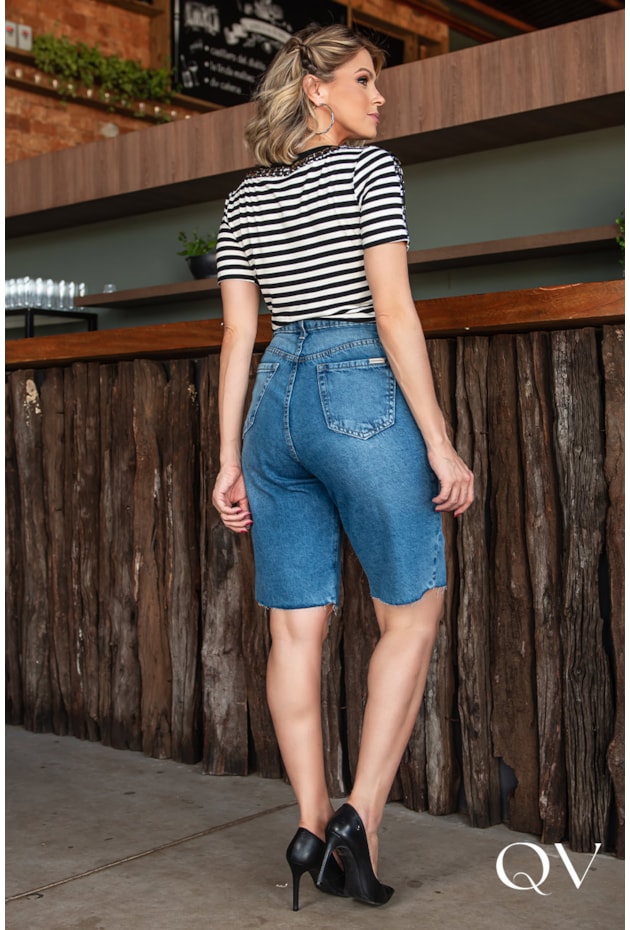 T-SHIRT LISTRADA COM PEDRARIAS PRETO - LUZIA FAZZOLLI T-SHIRT LISTRADA COM PEDRARIAS PRETO - LUZIA FAZZOLLI