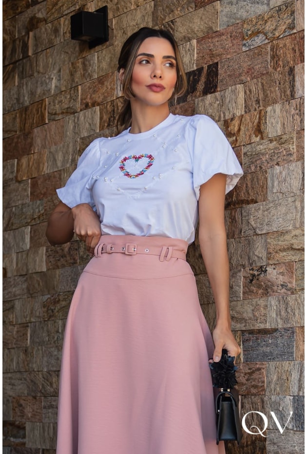 T-SHIRT MALHA BORDADA E APLICAÇÕES BRANCO - LUZIA FAZZOLLI T-SHIRT MALHA BORDADA E APLICAÇÕES BRANCO - LUZIA FAZZOLLI