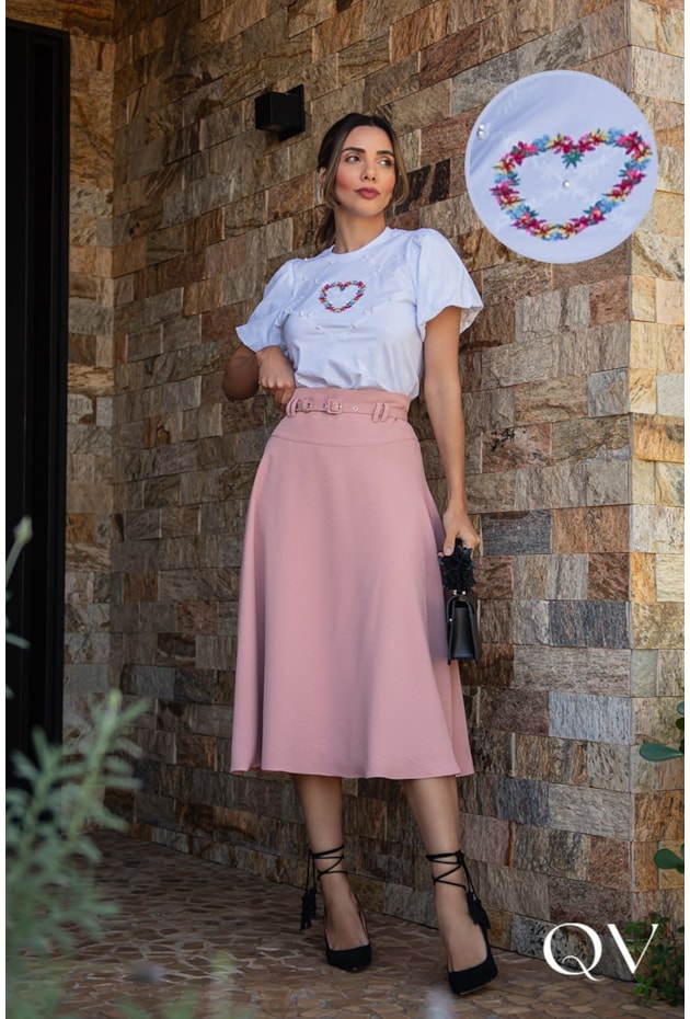 T-SHIRT MALHA BORDADA E APLICAÇÕES BRANCO - LUZIA FAZZOLLI T-SHIRT MALHA BORDADA E APLICAÇÕES BRANCO - LUZIA FAZZOLLI