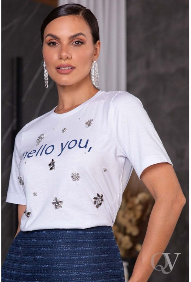 T-SHIRT MALHA BORDADA PEDRARIAS BRANCO - LUZIA FAZZOLLI T-SHIRT MALHA BORDADA PEDRARIAS BRANCO - LUZIA FAZZOLLI
