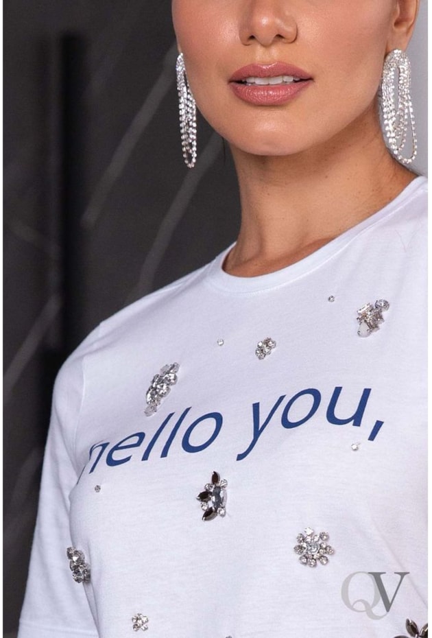 T-SHIRT MALHA BORDADA PEDRARIAS BRANCO - LUZIA FAZZOLLI T-SHIRT MALHA BORDADA PEDRARIAS BRANCO - LUZIA FAZZOLLI