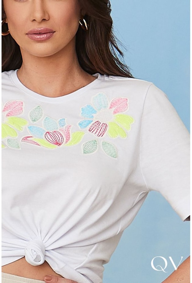 T-SHIRT MALHA BORDADO PAETE BRANCO - LUZIA FAZZOLLI T-SHIRT MALHA BORDADO PAETE BRANCO - LUZIA FAZZOLLI