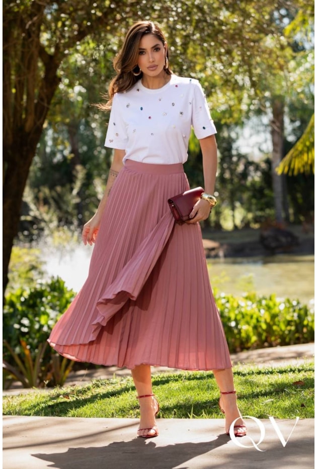 T-SHIRT RETA EM MALHA BORDADO MANUAL BRANCO - LUZIA FAZZOLLI