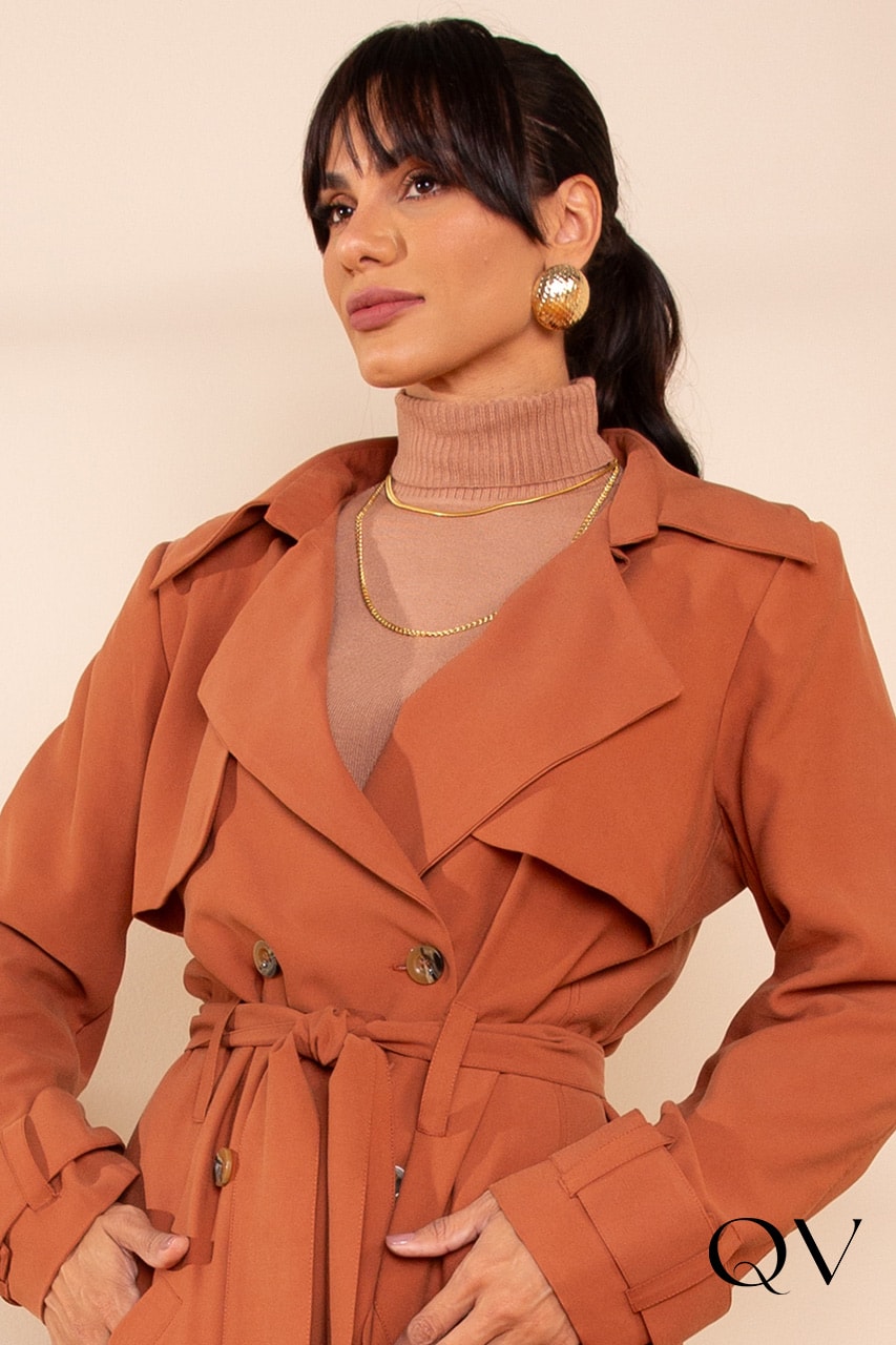 Trench Coat Caramelo Lekazis QVestido - Moda Executiva Feminina
