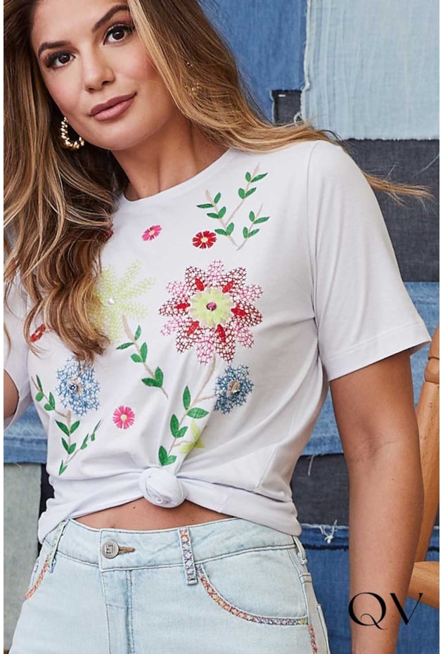 TSHIRT BRANCO MALHA BORDADO LINHA - LUZIA FAZZOLLI TSHIRT BRANCO MALHA BORDADO LINHA - LUZIA FAZZOLLI