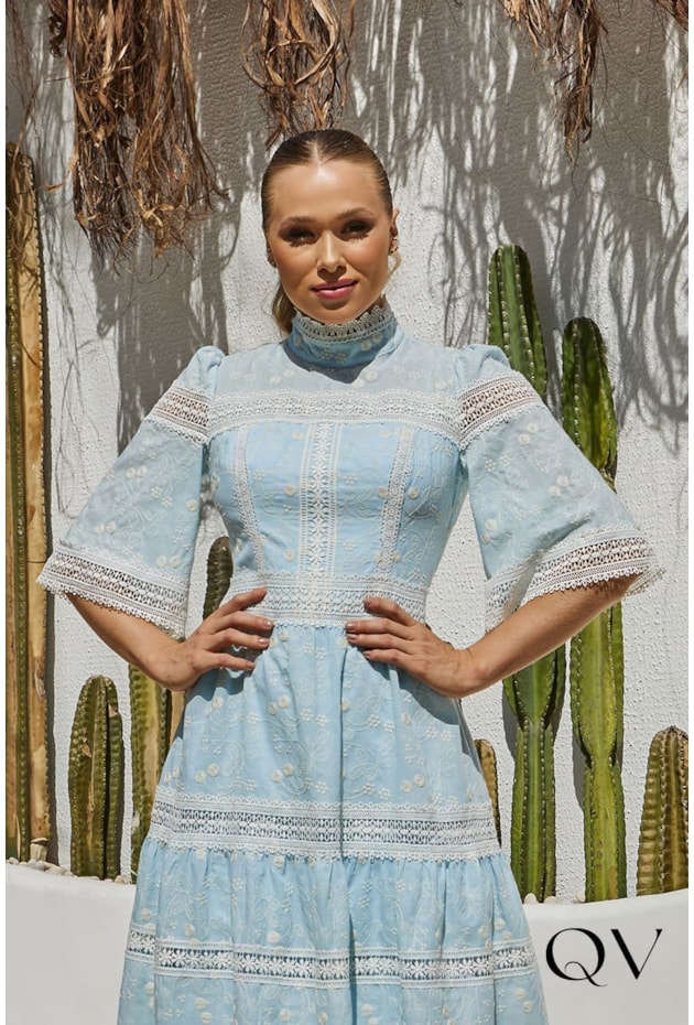 VESTIDO BORDADO COM GUIPIR AZUL - DOCE MARIA
