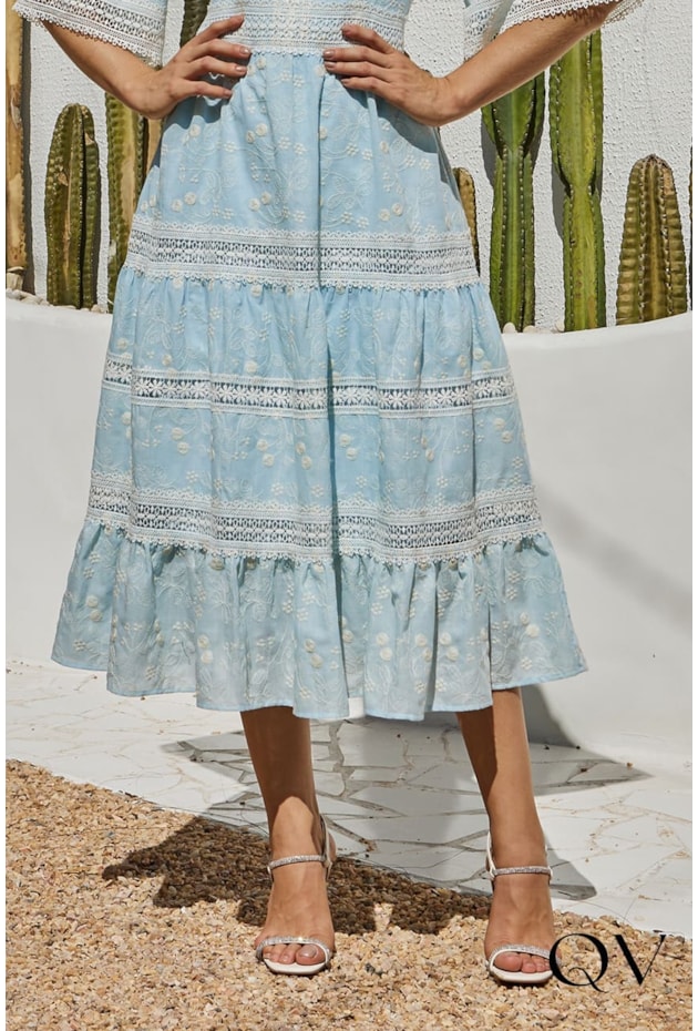 VESTIDO BORDADO COM GUIPIR AZUL - DOCE MARIA
