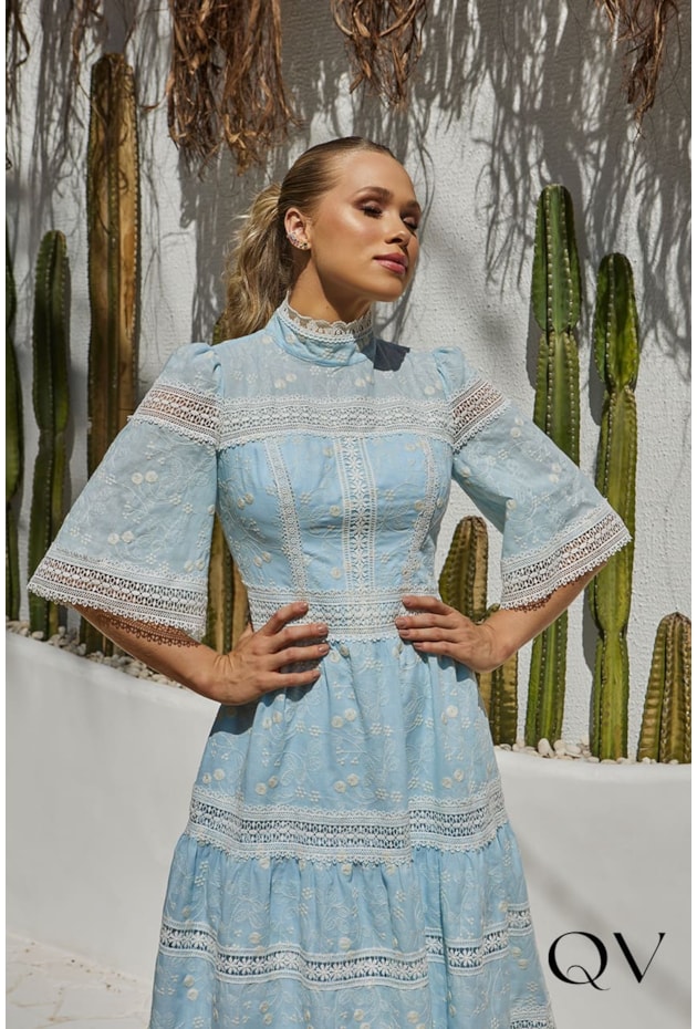 VESTIDO BORDADO COM GUIPIR AZUL - DOCE MARIA