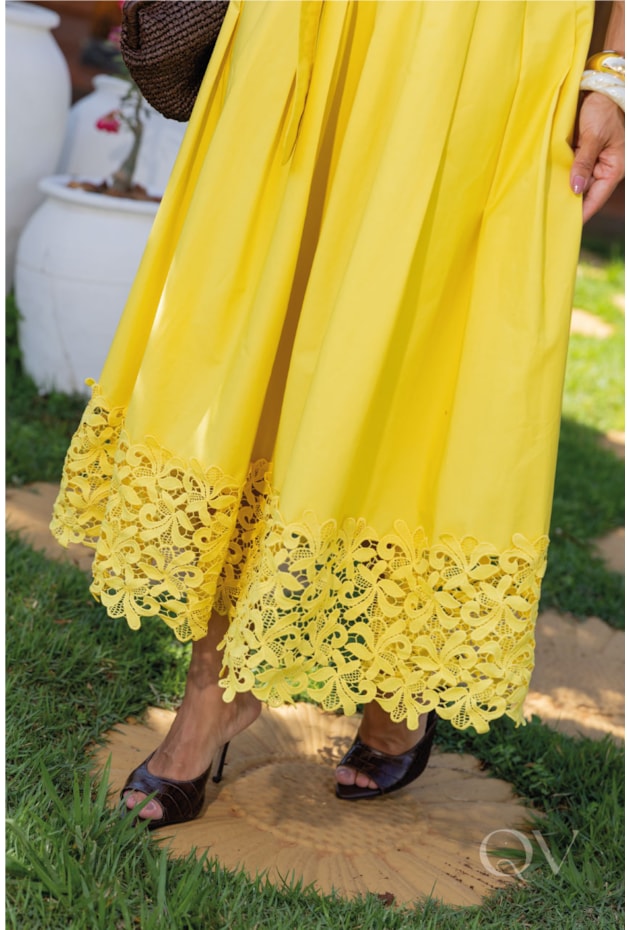VESTIDO CHEMISE BARRADO DE RENDA EM TRICOLINE AMARELO - LUZIA FAZZOLLI