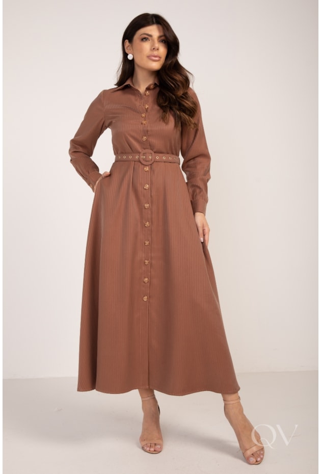 VESTIDO CHEMISE LONGO LISTRADO EM VISCOSE ALFAIATARIA CARAMELO - LEKAZIS