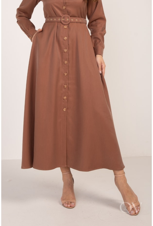 VESTIDO CHEMISE LONGO LISTRADO EM VISCOSE ALFAIATARIA CARAMELO - LEKAZIS