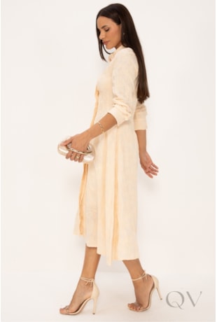 VESTIDO CHEMISE MIDI BORDADO EM LAISE DE CORDONÊ EM ALGODÃO MANTEIGA - LEKAZIS VESTIDO CHEMISE MIDI BORDADO EM LAISE DE CORDONÊ EM ALGODÃO MANTEIGA - LEKAZIS