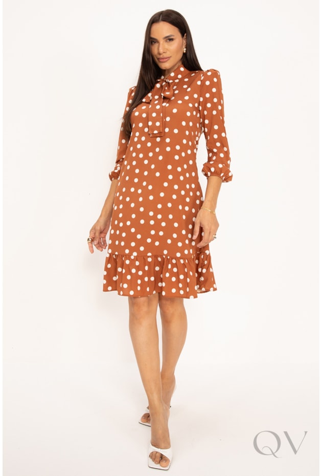 VESTIDO CLÁSSICO EM SOFT COM POÁS CARAMELO - LEKAZIS