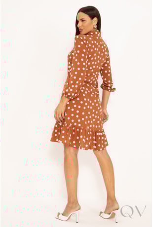 VESTIDO CLÁSSICO EM SOFT COM POÁS CARAMELO - LEKAZIS VESTIDO CLÁSSICO EM SOFT COM POÁS CARAMELO - LEKAZIS