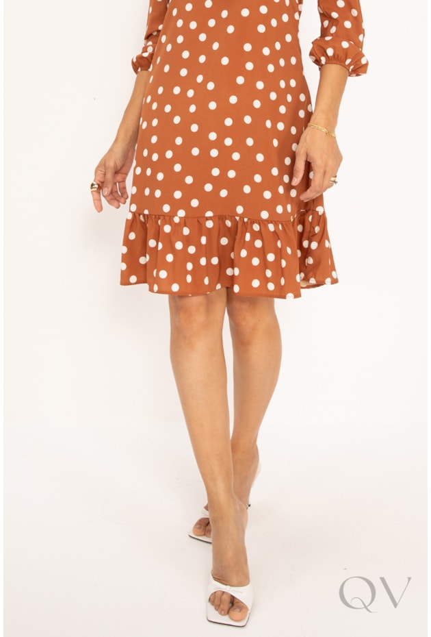 VESTIDO CLÁSSICO EM SOFT COM POÁS CARAMELO - LEKAZIS