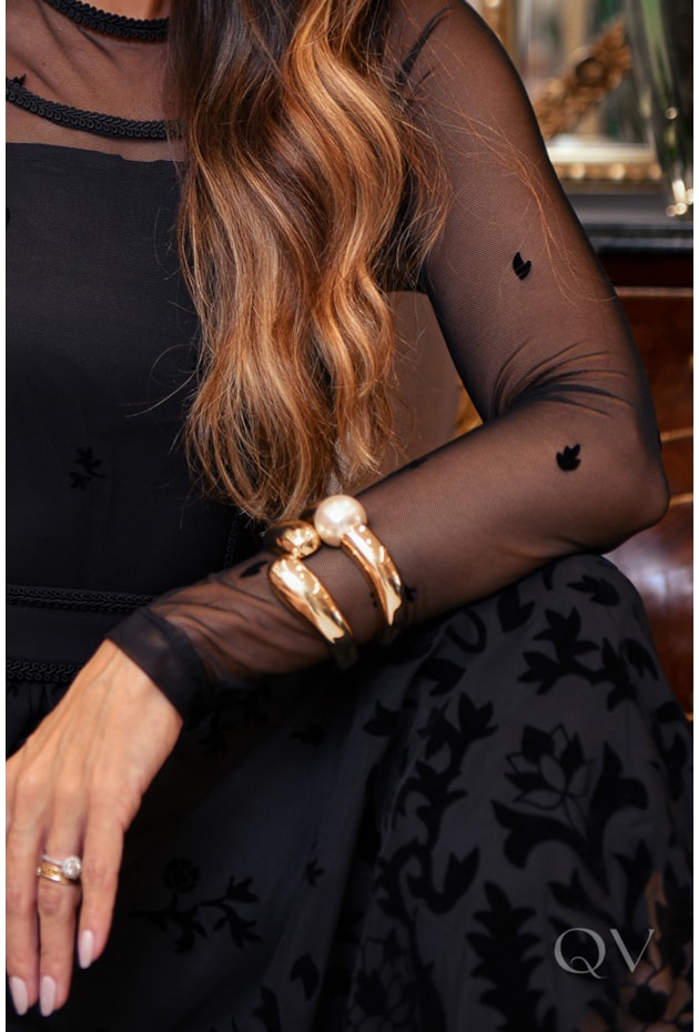 VESTIDO COM ENTREMEIOS EM TULE BORDADO PRETO - LUZIA FAZZOLLI