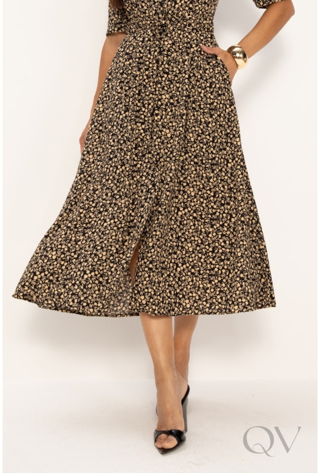 VESTIDO COM ESTAMPA LIBERTY EM CREPE PLISSADO FLORAL PRETO - LEKAZIS