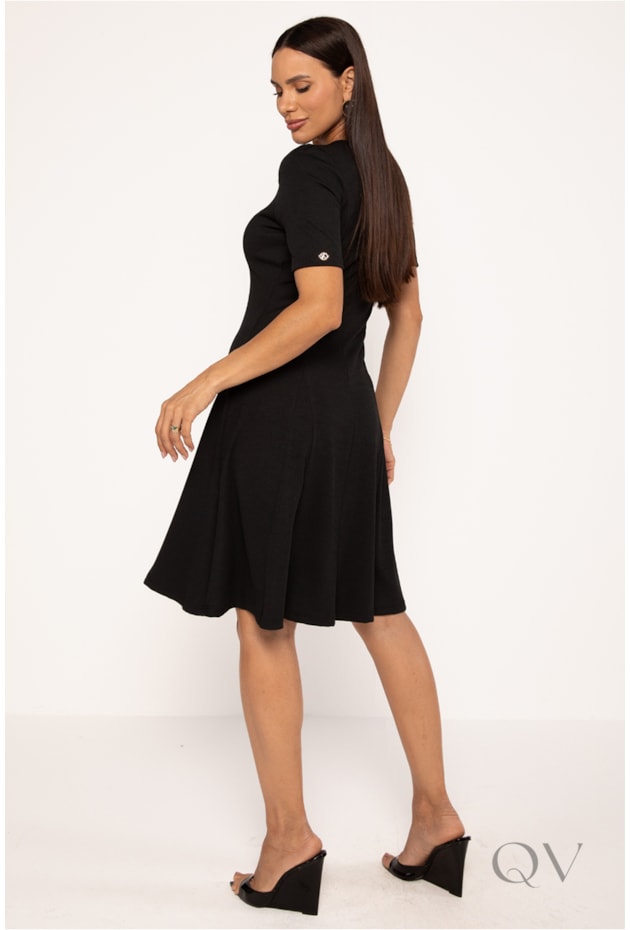 VESTIDO COM NESGAS EM MALHA CANELADA PRETO - LEKAZIS