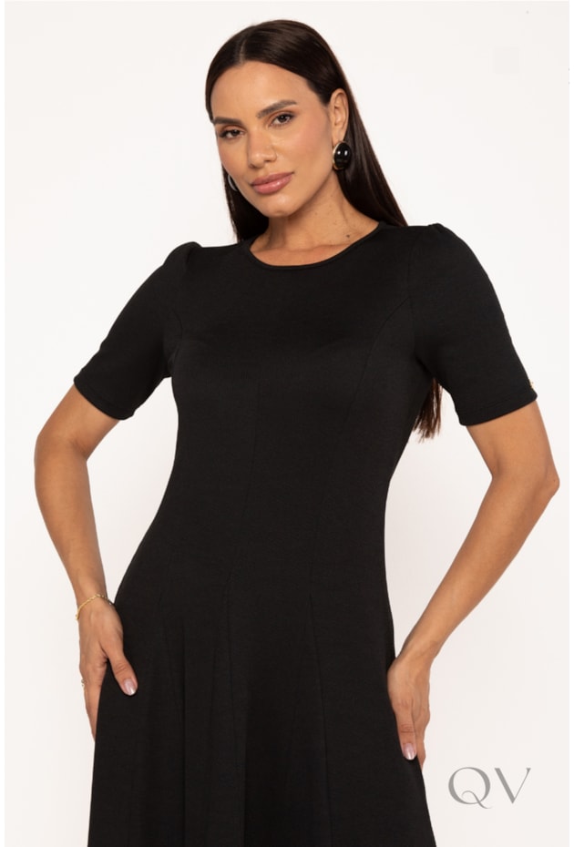 VESTIDO COM NESGAS EM MALHA CANELADA PRETO - LEKAZIS