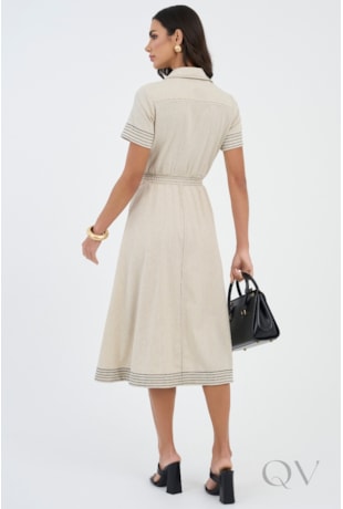 VESTIDO COM PESPONTO BORDADO EM LINHO CRU - VIA TOLENTINO