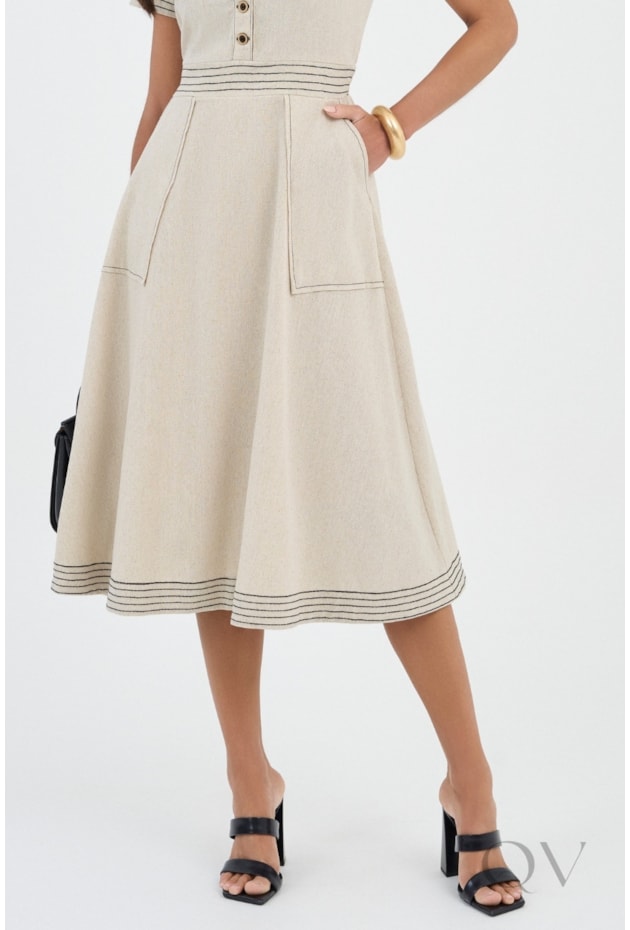 VESTIDO COM PESPONTO BORDADO EM LINHO CRU - VIA TOLENTINO