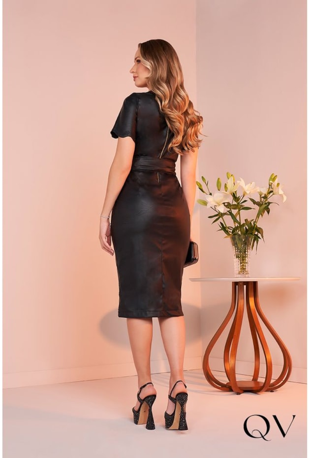 VESTIDO COURO ECO BARRA BORDADA EM RECHELIE PRETO - FASCÍNIUS VESTIDO COURO ECO BARRA BORDADA EM RECHELIE PRETO - FASCÍNIUS