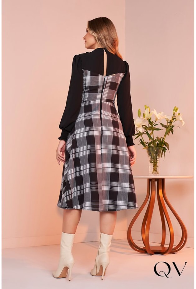 VESTIDO CREPE BUBBLE XADREZ PRETO - FASCÍSNIUS VESTIDO CREPE BUBBLE XADREZ PRETO - FASCÍSNIUS