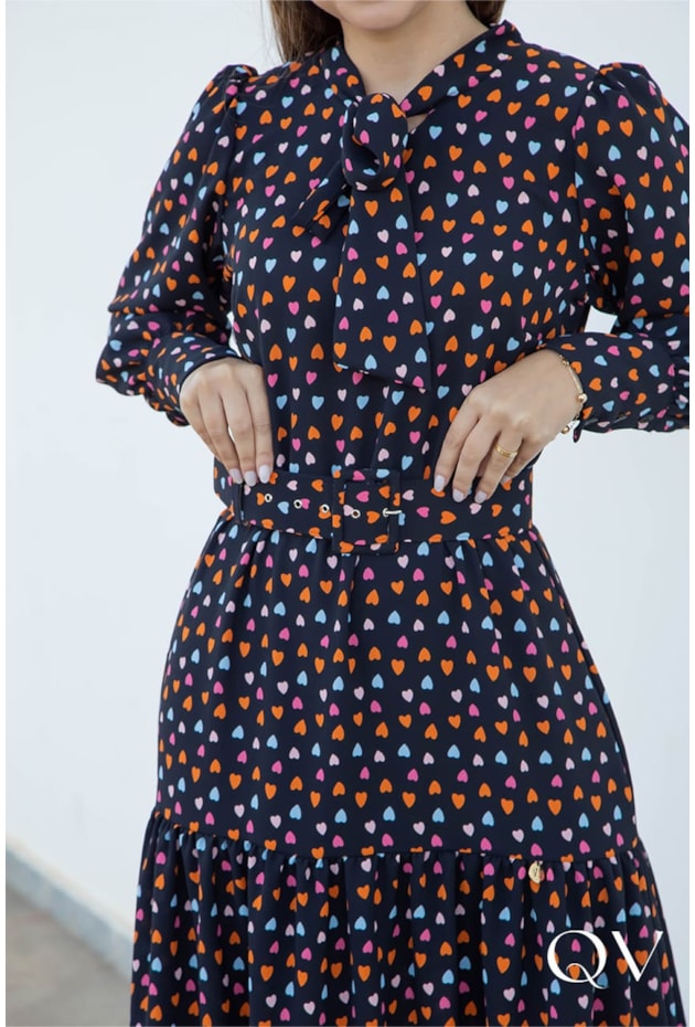 VESTIDO CREPE ESTAMPA CORAÇÕES PRETO - VALENTINA SIRRAH VESTIDO CREPE ESTAMPA CORAÇÕES PRETO - VALENTINA SIRRAH