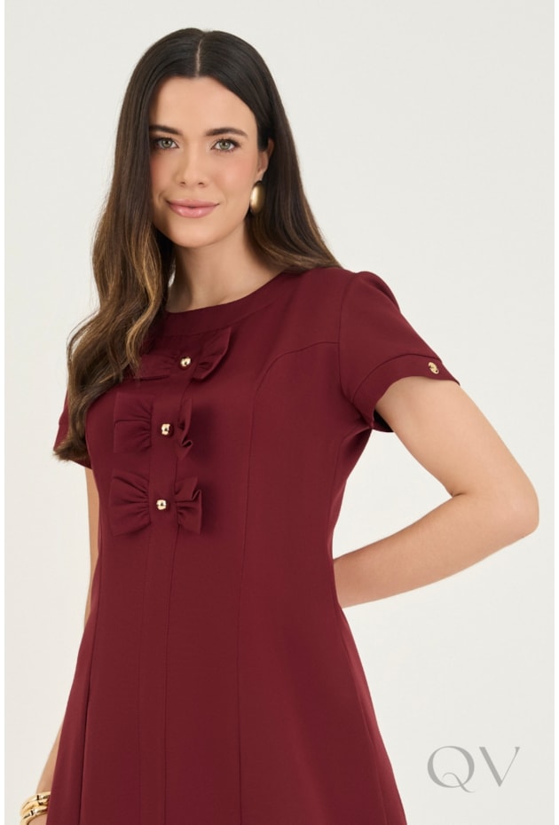 VESTIDO CURTO COM LAÇOS EM ALFAIATARIA BORDÔ - VIA TOLENTINO