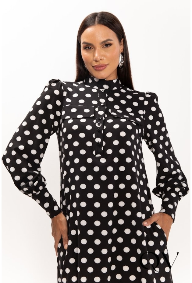 VESTIDO CURTO EM PLANO SOFT PRETO COM POÁS BRANCO - LEKAZIS