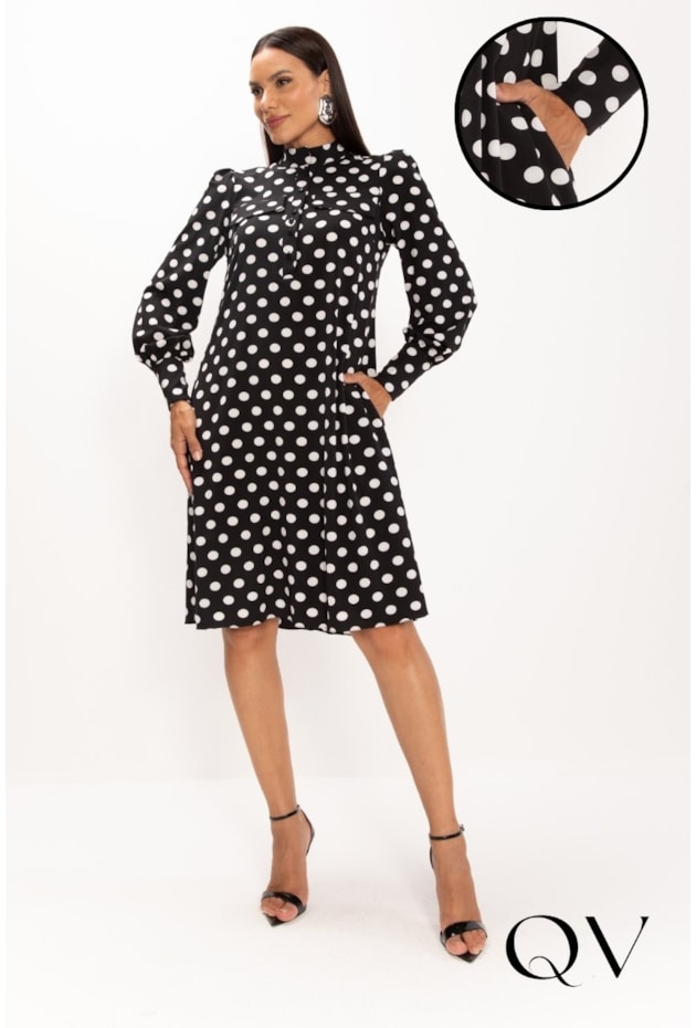 VESTIDO CURTO EM PLANO SOFT PRETO COM POÁS BRANCO - LEKAZIS