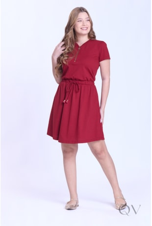 VESTIDO CURTO EVASÊ EM MALHA MAQUINETADA BORDÔ - HAPUK