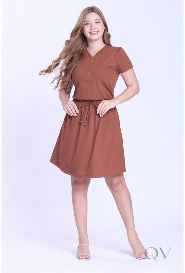 VESTIDO CURTO EVASÊ EM MALHA MAQUINETADA MARROM - HAPUK