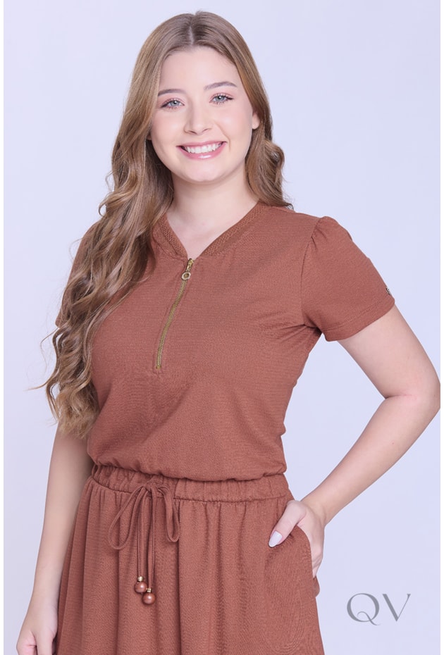 VESTIDO CURTO EVASÊ EM MALHA MAQUINETADA MARROM - HAPUK