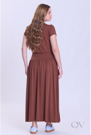 VESTIDO DE MANGA CURTA E FENDA EM MOLETINHO MARROM - HAPUK