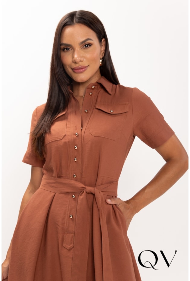 VESTIDO EM ALFAIATARIA DE VISCOSE COM BOTÕES CARAMELO - LEKAZIS