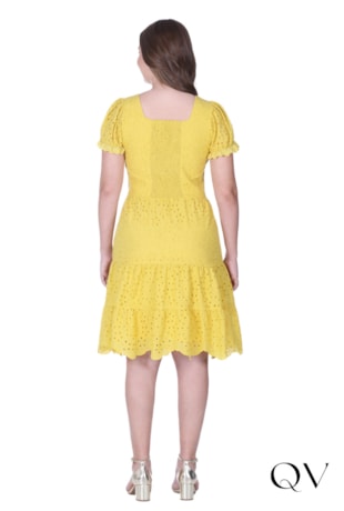 VESTIDO EM LAISE DECOTE RETO AMARELO - HAPUK