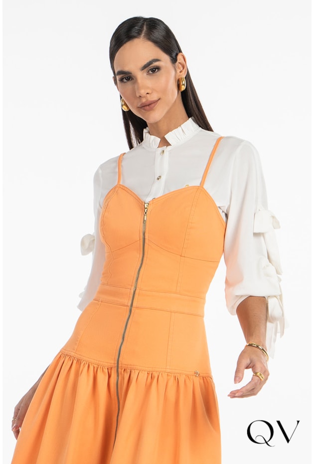 VESTIDO EM SARJA COM RECORTES LARANJA - VIA TOLENTINO