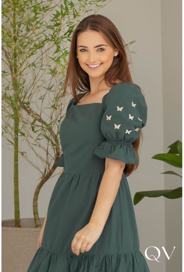 VESTIDO EM TRICOLINE COM BORDADO VERDE - VALENTINA SIRRAH VESTIDO EM TRICOLINE COM BORDADO VERDE - VALENTINA SIRRAH