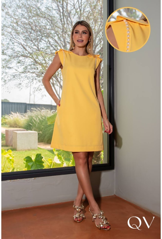 VESTIDO EVASÊ EM CREPE COM PÉROLAS AMARELO - LUZIA FAZZOLLI